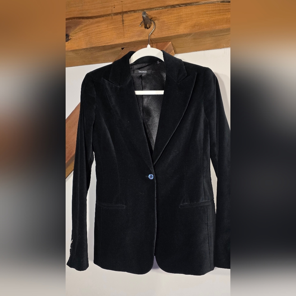 TAHARI VELVET BLAZER - Picture 2 of 16